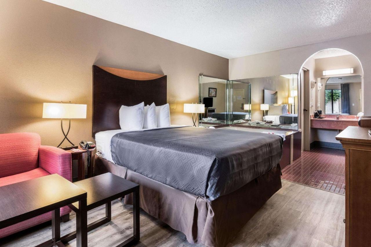 Econo Lodge Gainesville Eksteriør billede