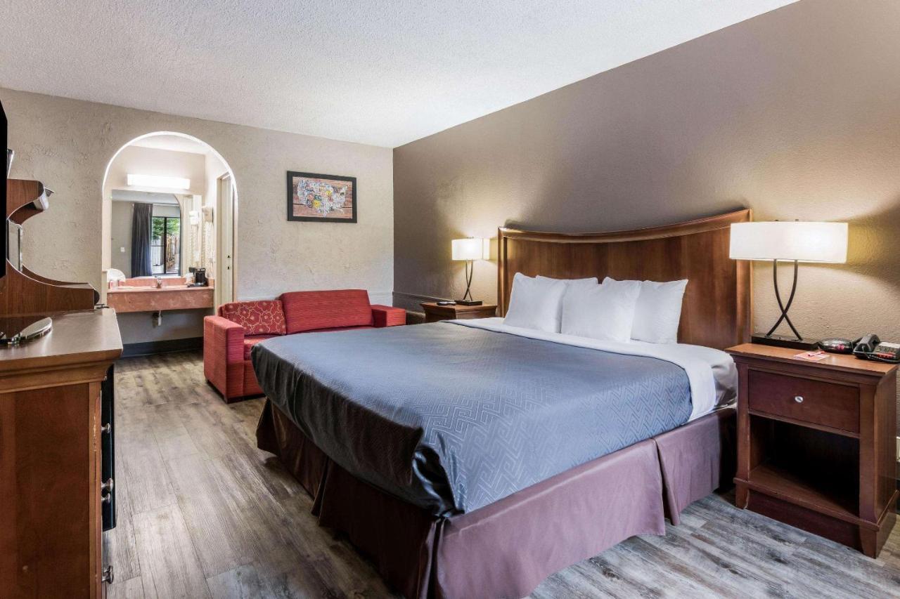 Econo Lodge Gainesville Eksteriør billede